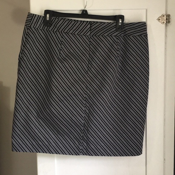 Skirt - Picture 3 of 3